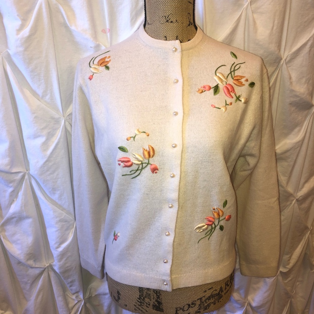 VINTAGE button up floral embroidered cardigan